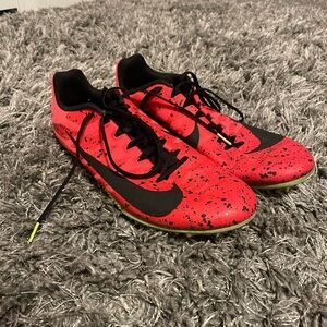 Nike Men's Red and Black Athletic Soccer Cleats